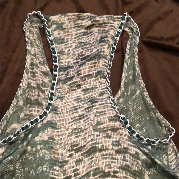 Silky green and tan tank top - Picture 3 of 3